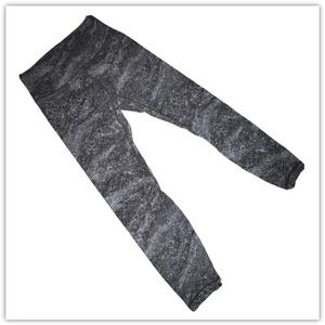 Women’s Lululemon Leggings size 6